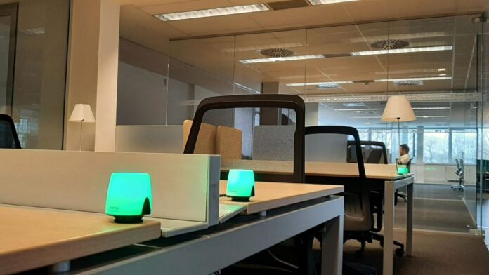 LED-real-time occupancy_1200x675-c Spacewell macht mit IoT und LED-Leuchten den Status von Reservierungen sichtbar - Bild: Spacewell
