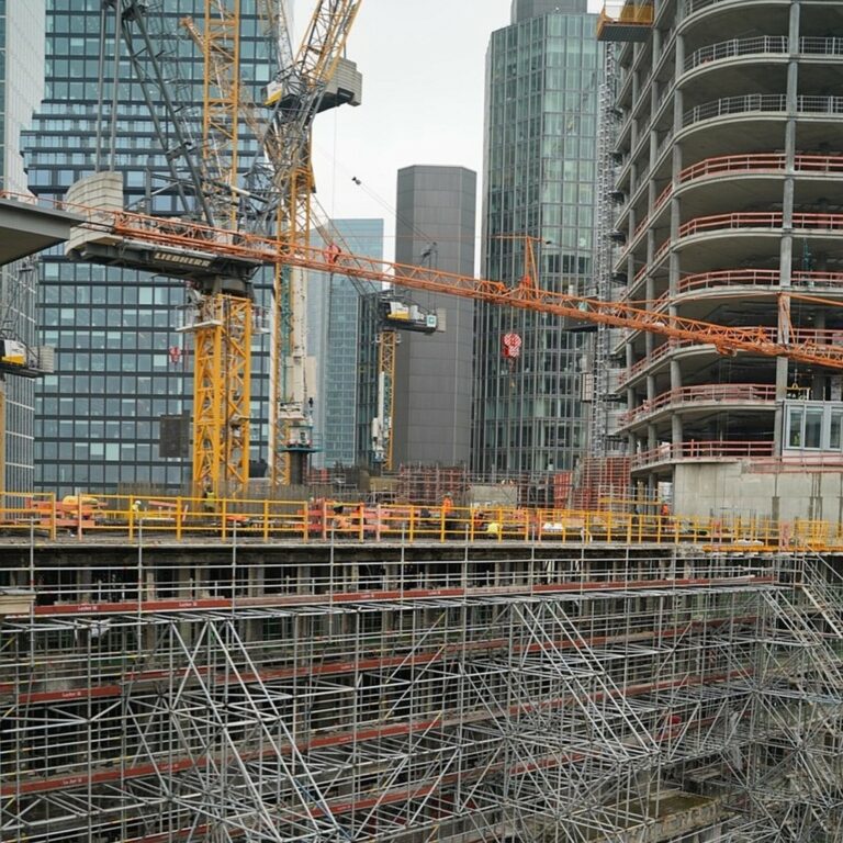 Schneider Electric versorgt den Frankfurter Gebäudekomplex FOUR mit seiner Software EcoStruxure - Foto: Groß & Partner