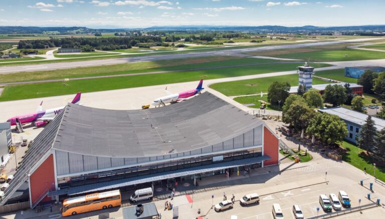 Geiger FM reinigt Allgäu Airport Memmingen