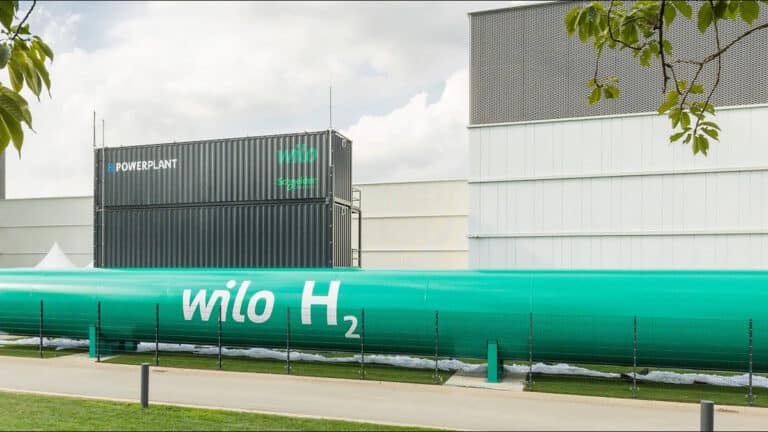 Die Wilo H2 Powerplant produziert grünen Wasserstoff und speichert ihn als Energiereserve - Bild: Wilo SE