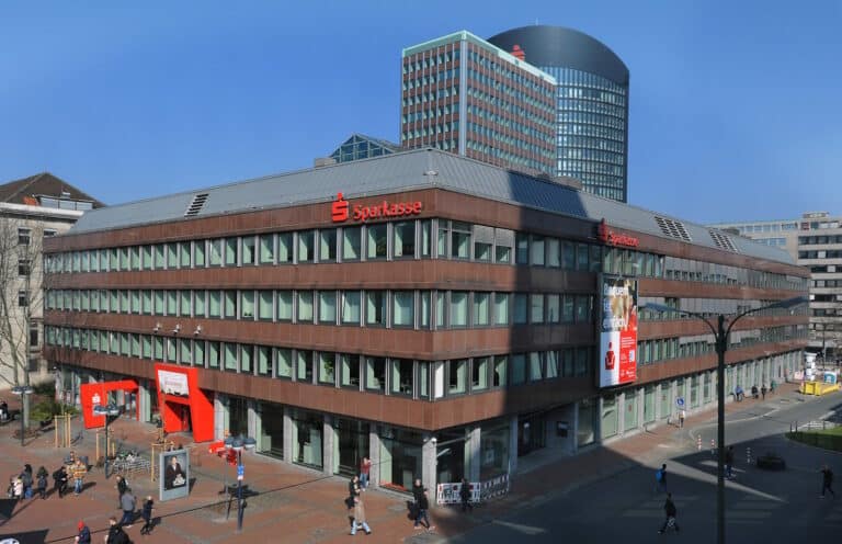 Sparkasse Dortmund vergibt Gebäudereinigung an Stölting