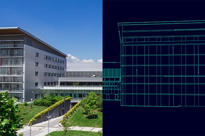 Geteilte Grafik eines modernen mehrstöckigen Gebäudes. Links ist ein Foto des hellen Büro- oder Bildungsgebäudes bei blauem Himmel zu sehen, davor liegen begrünte Wege und Bäume. Rechts zeigt eine dunkelblaue Fläche eine türkisfarbene digitale Drahtgitter- beziehungsweise CAD-Ansicht desselben Gebäudes. Die Grafik verdeutlicht den Vergleich zwischen realem Bauwerk und digitalem Gebäudemodell.