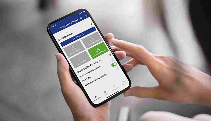 Konfiguration der Betriebsarten des Türassistenten dormakaba EasyAssist per Smartphone-App.